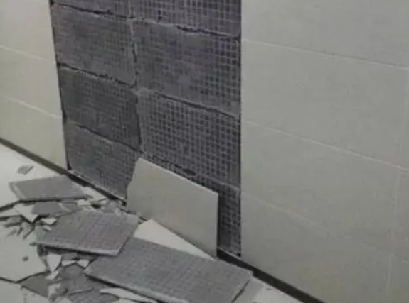 那坡瓷砖空鼓维修公司分享下那坡墙砖松动维修的知识